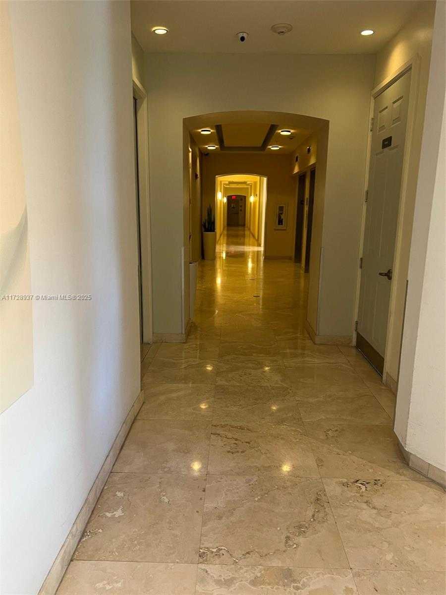 Imagen de Pequeño Objeto