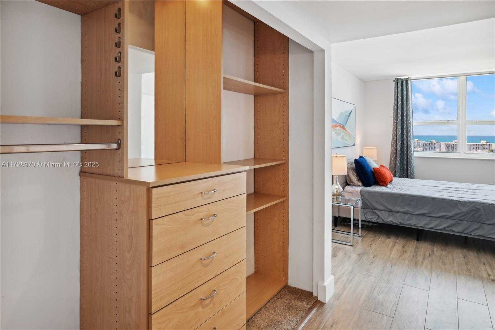 Small Image of 90 ALTON RD #1901, Miami Beach Number 15