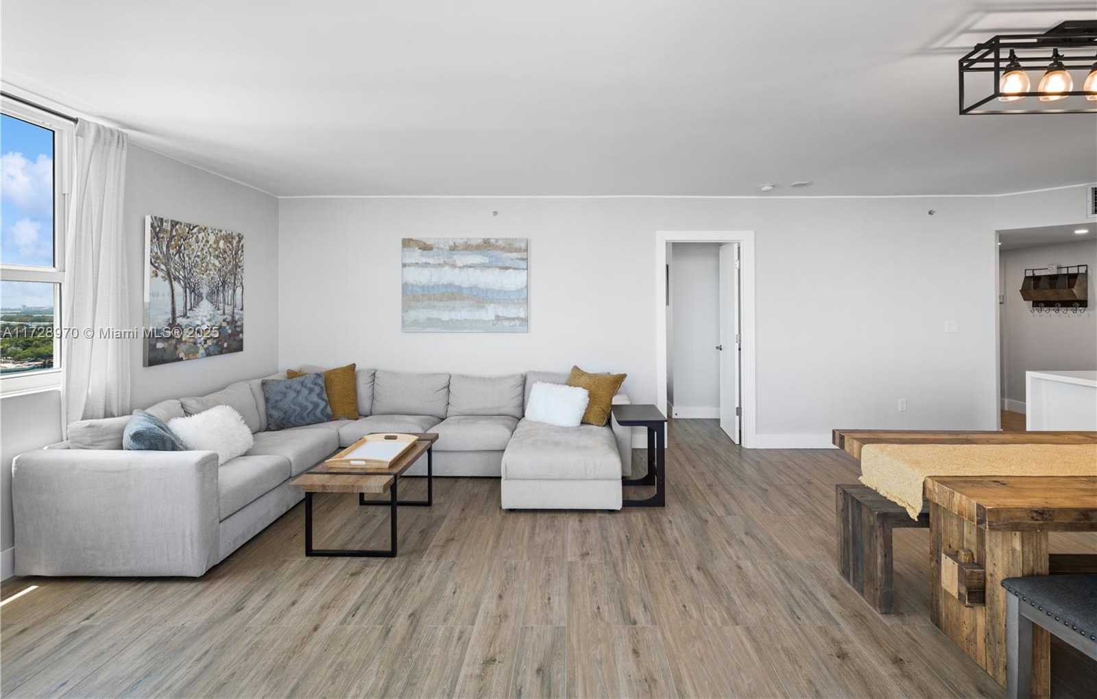 Small Image of 90 ALTON RD #1901, Miami Beach Number 3