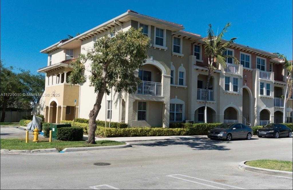 Small Image of 10805 NORTH WEST 89TH TER #202-4, Doral Number 2