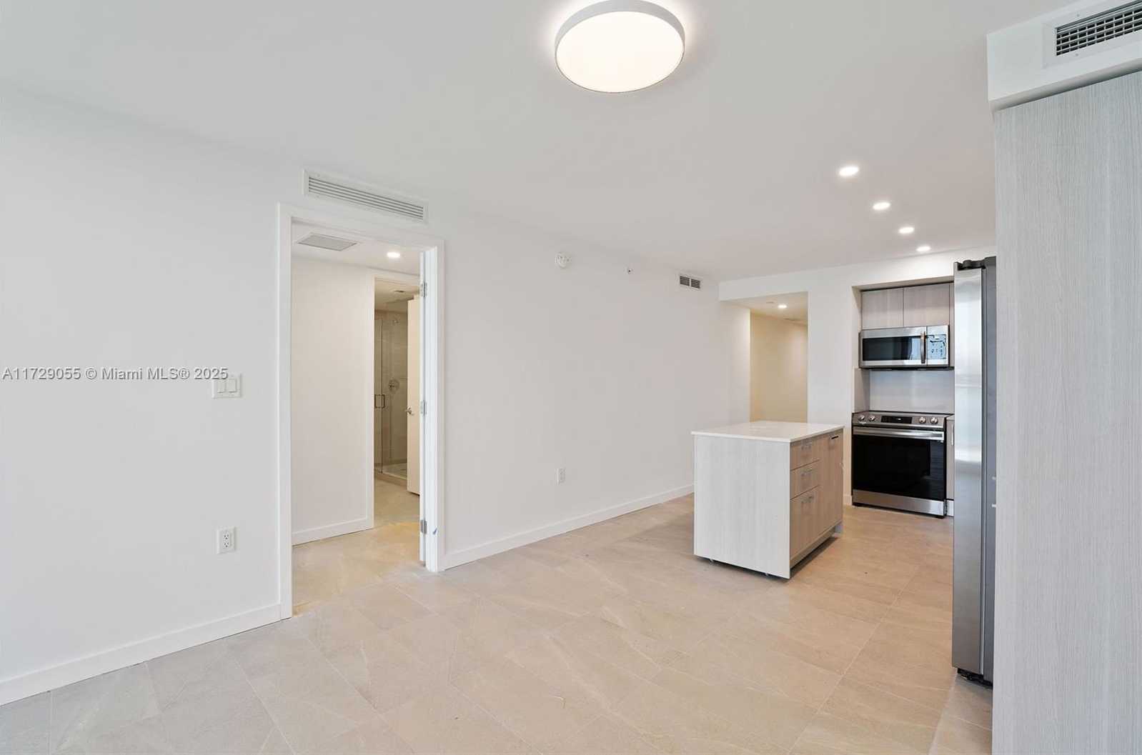 Small Image of 1500 BAY RD #N-0303, Miami Beach Number 14