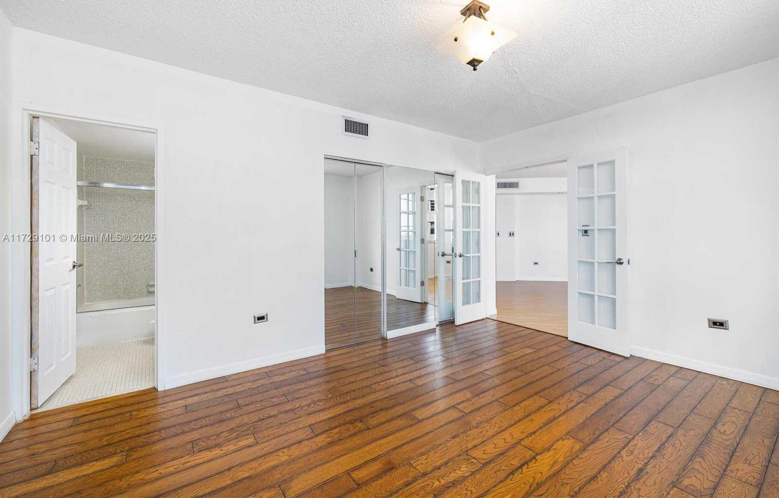 Small Image of 905 BRICKELL BAY DR #1821, Miami Number 14