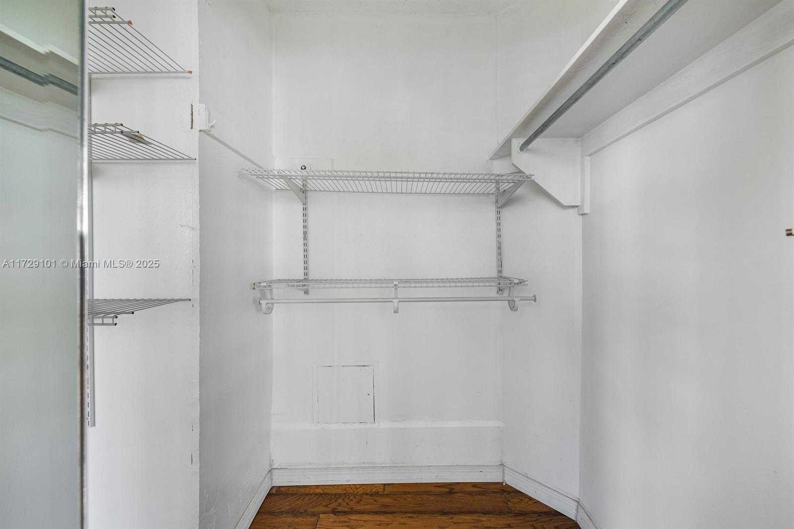 Small Image of 905 BRICKELL BAY DR #1821, Miami Number 16