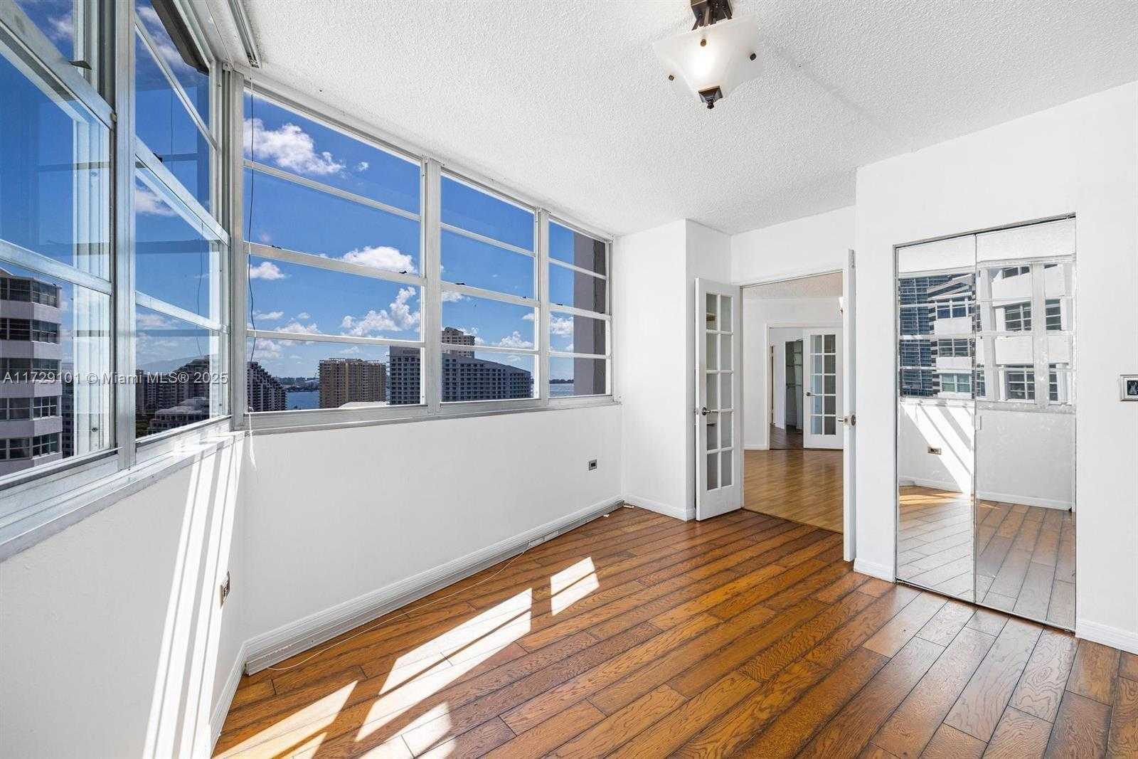 Small Image of 905 BRICKELL BAY DR #1821, Miami Number 17