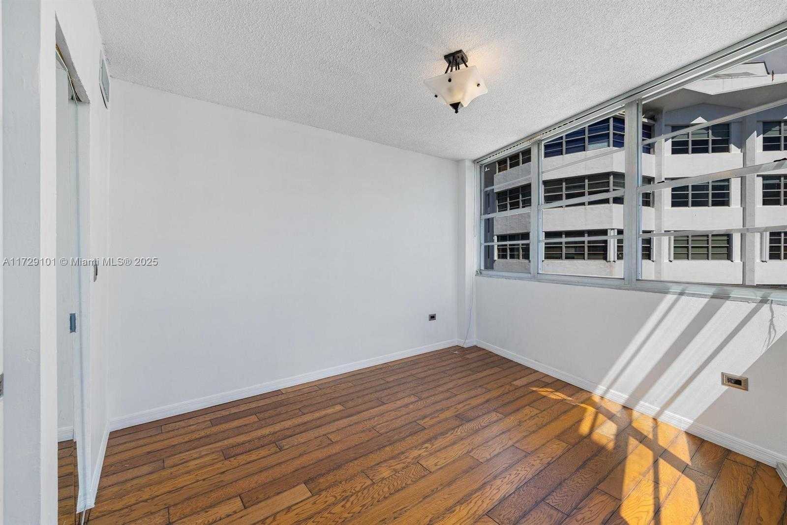 Small Image of 905 BRICKELL BAY DR #1821, Miami Number 19