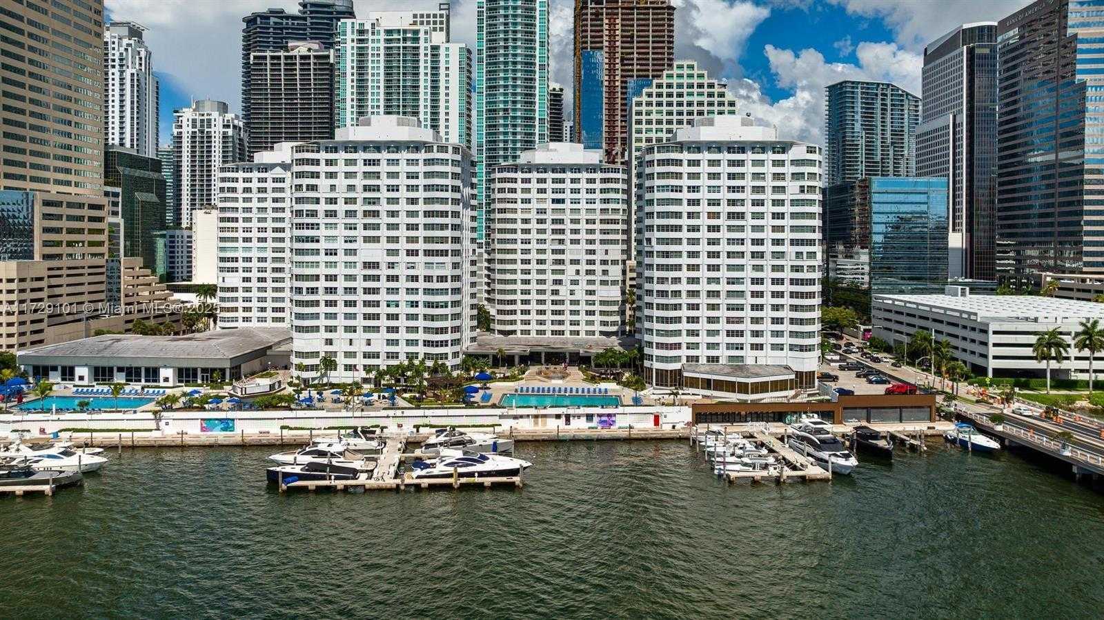 Small Image of 905 BRICKELL BAY DR #1821, Miami Number 2