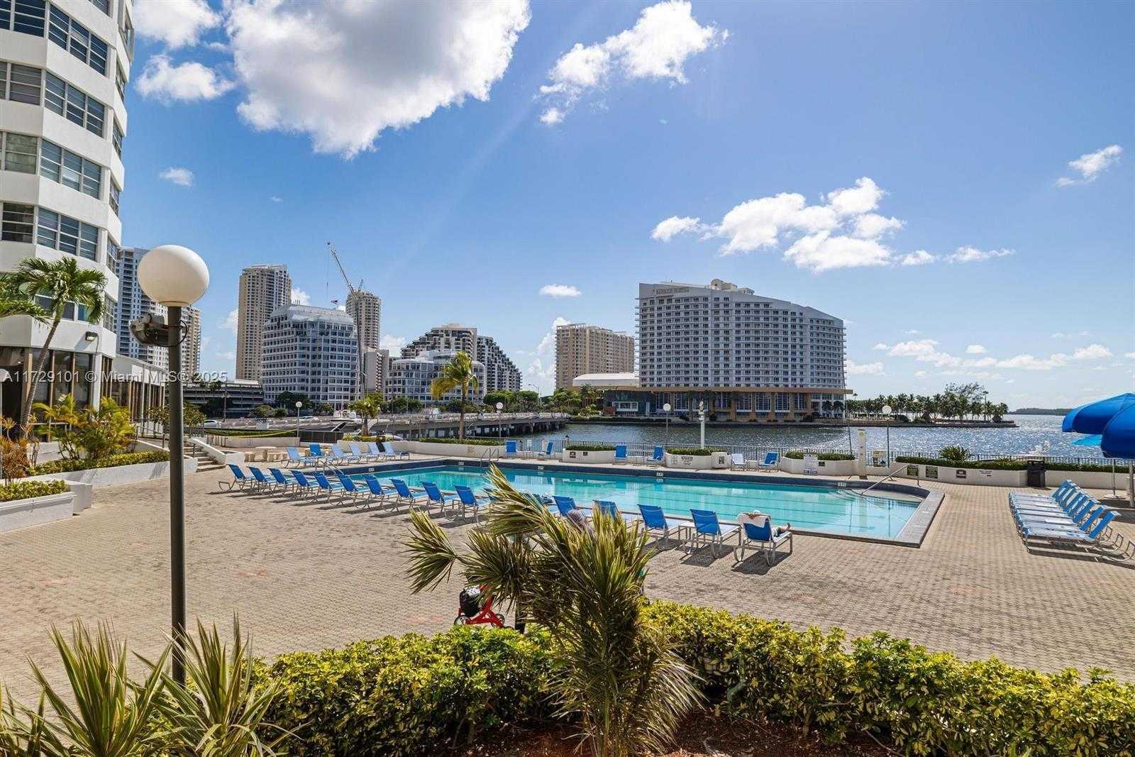 Small Image of 905 BRICKELL BAY DR #1821, Miami Number 4