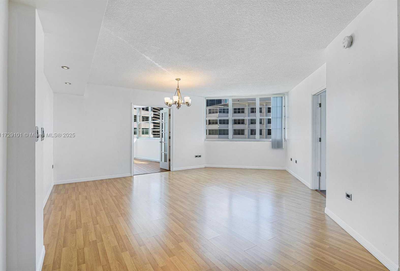 Small Image of 905 BRICKELL BAY DR #1821, Miami Number 7