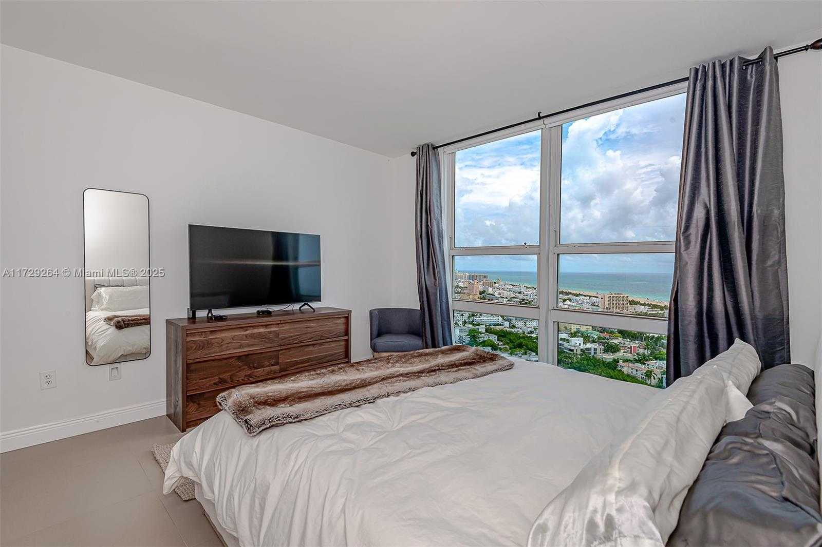 Small Image of 90 ALTON RD #PH3205, Miami Beach Number 15