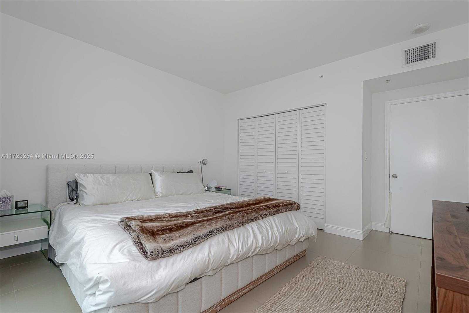 Small Image of 90 ALTON RD #PH3205, Miami Beach Number 16