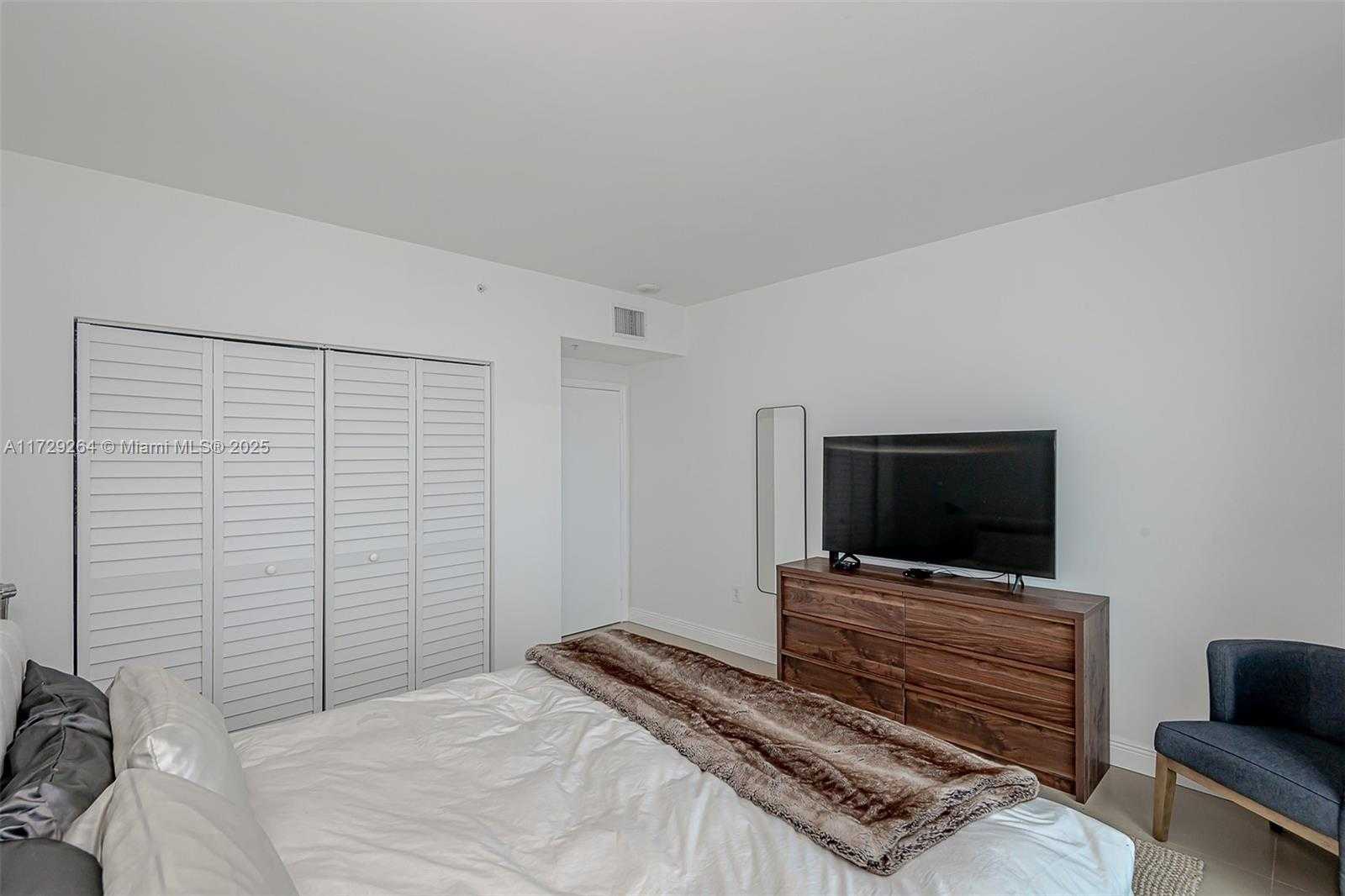 Small Image of 90 ALTON RD #PH3205, Miami Beach Number 18