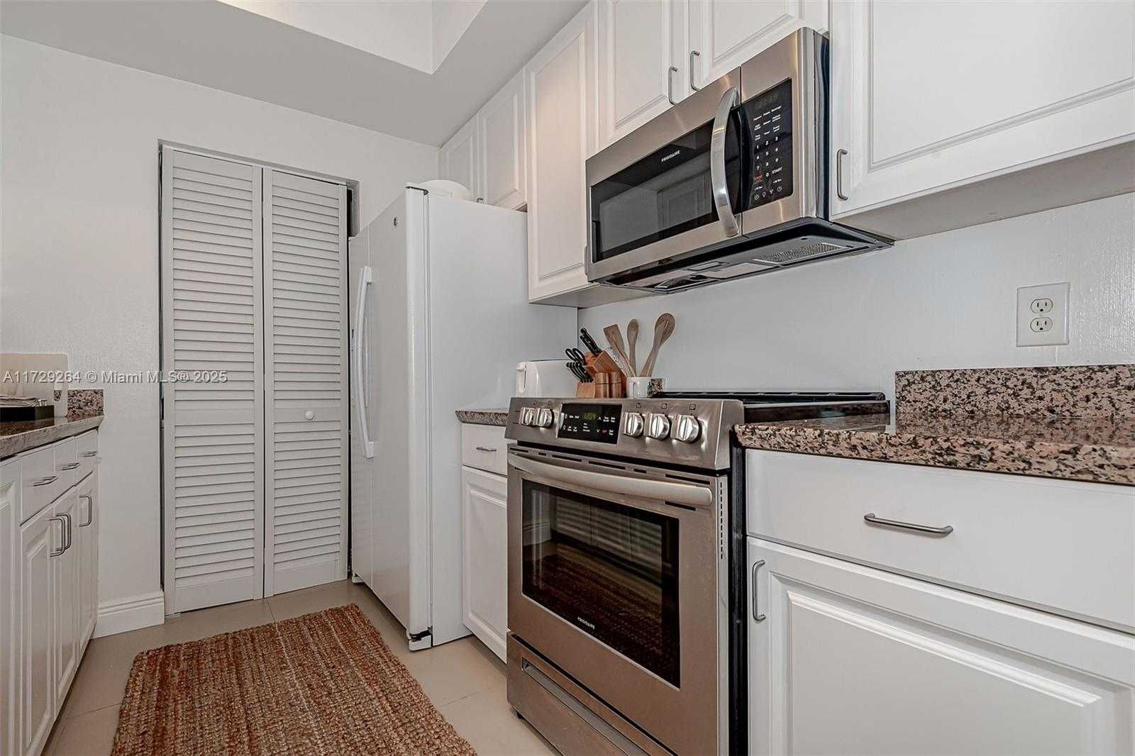 Small Image of 90 ALTON RD #PH3205, Miami Beach Number 22