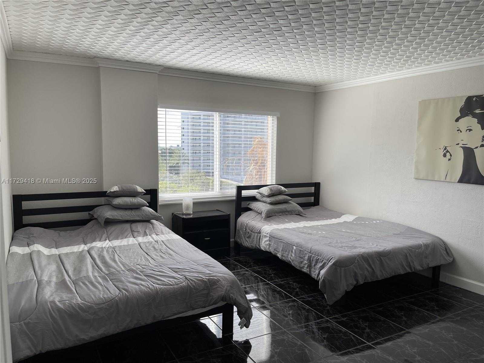 Small Image of 200 178TH DR #609, Sunny Isles Beach Number 11