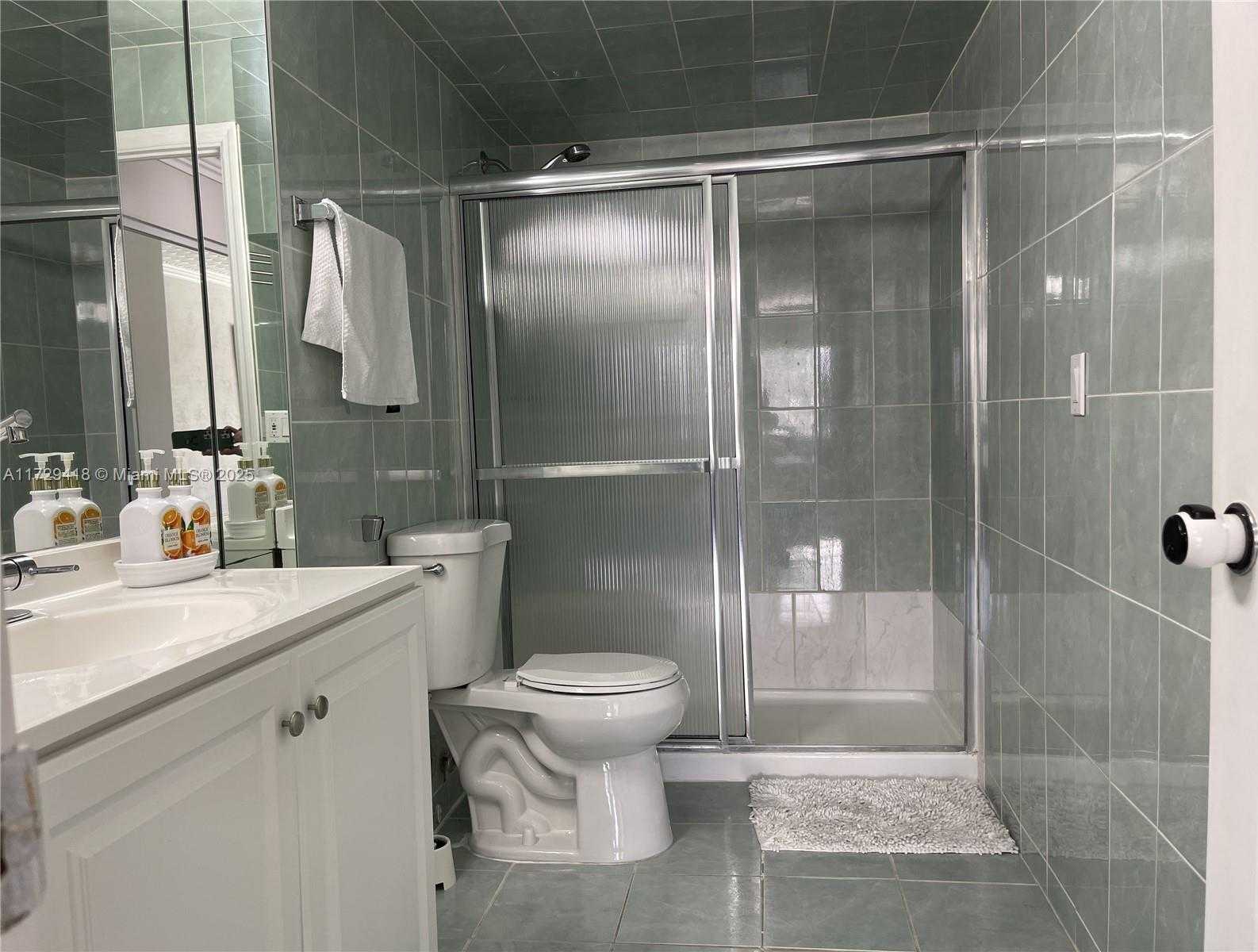 Small Image of 200 178TH DR #609, Sunny Isles Beach Number 15
