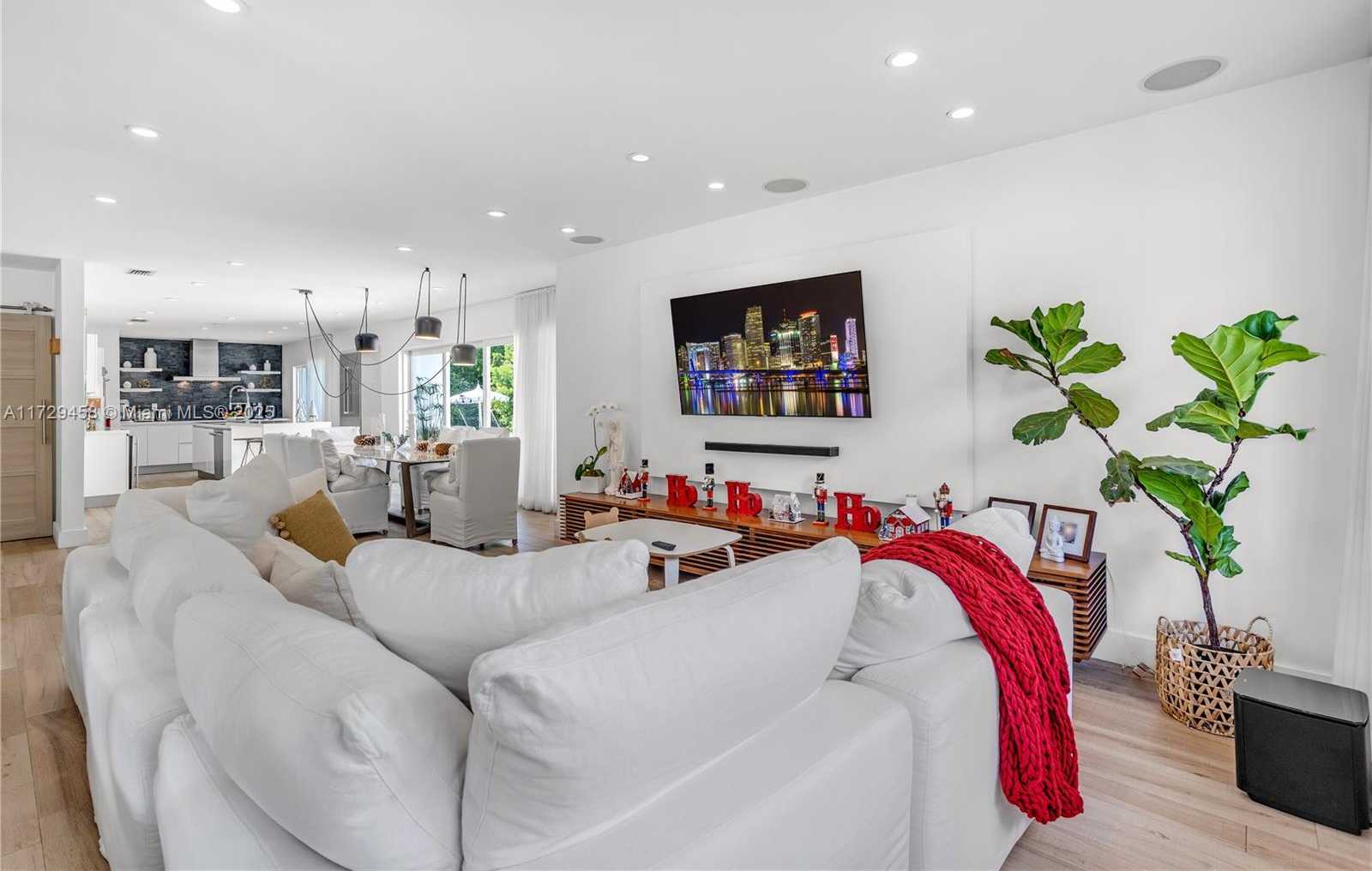 Small Image of 290 EAST SHORE DR E, Miami Number 11
