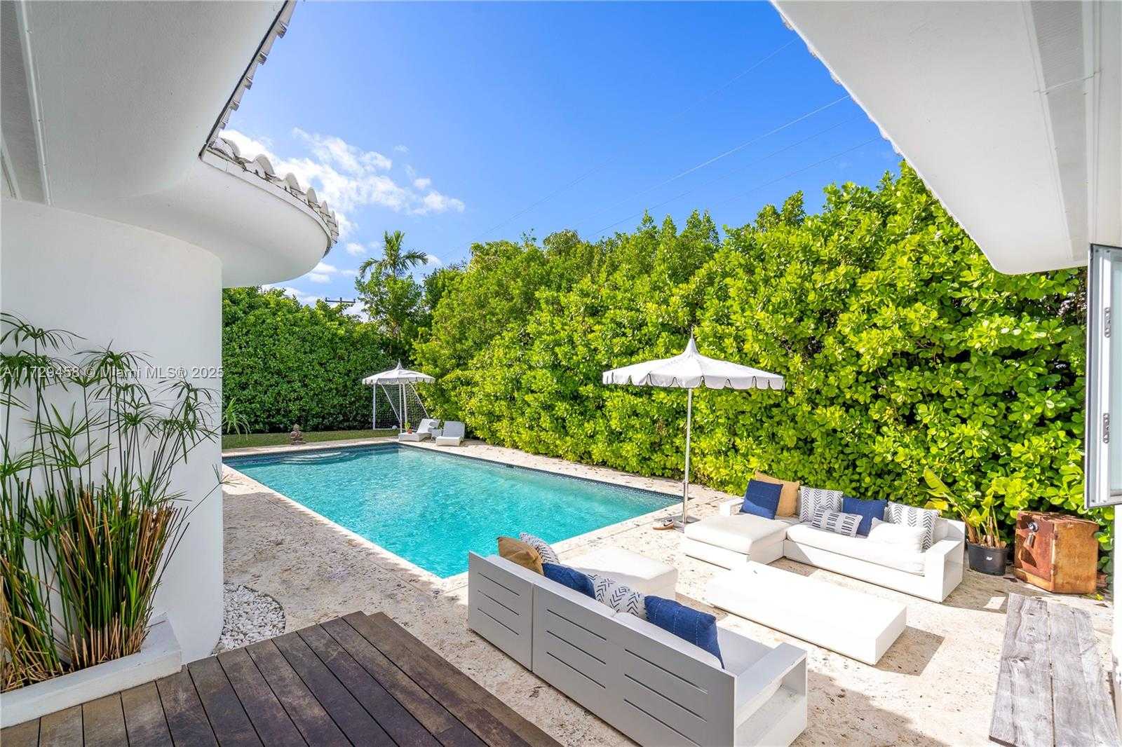 Small Image of 290 EAST SHORE DR E, Miami Number 30