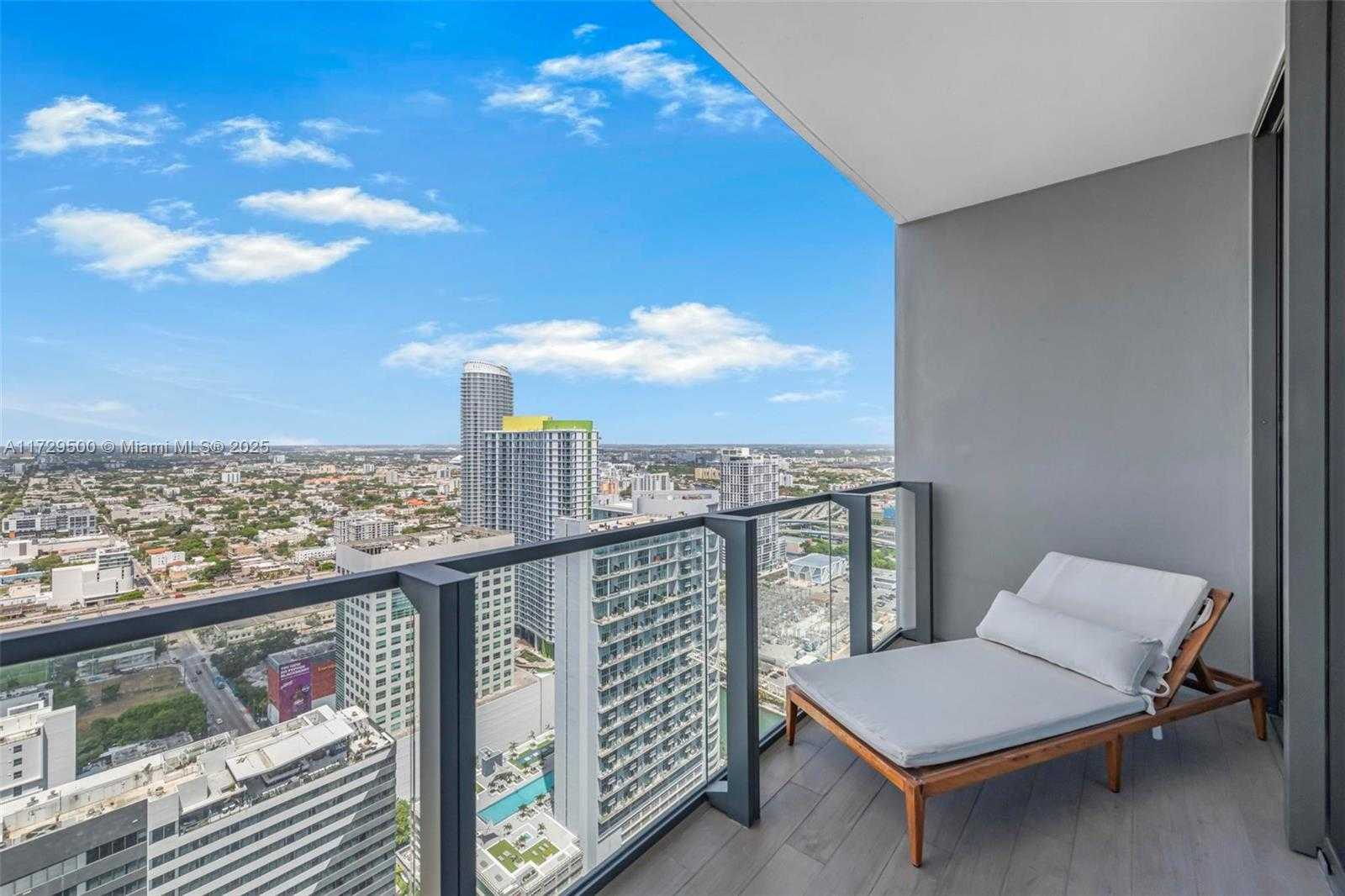 Small Image of 88 SE 7th St, Miami, FL 33131, USA Number 14