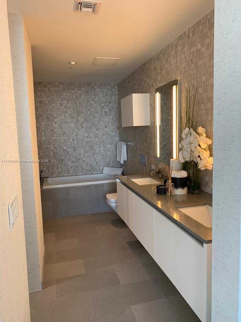 Small Image of 88 SE 7th St, Miami, FL 33131, USA Number 43