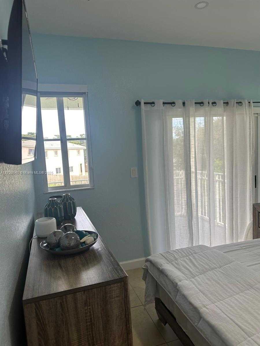 Small Image of 318 NORTH EAST 31ST AVE, Homestead Number 19