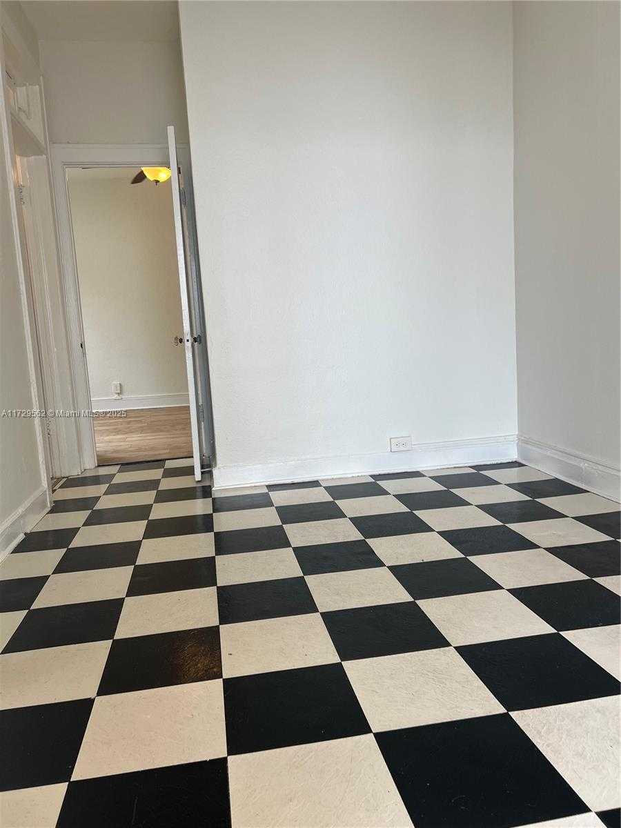 Small Image of 1361 MERIDIAN AVE #2, Miami Beach Number 14