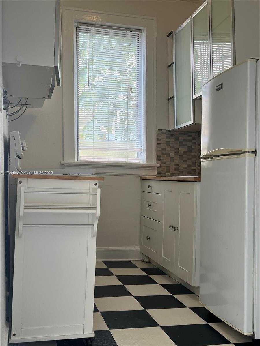 Small Image of 1361 MERIDIAN AVE #2, Miami Beach Number 15