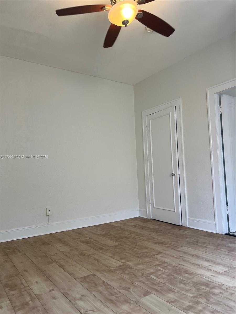Small Image of 1361 MERIDIAN AVE #2, Miami Beach Number 18