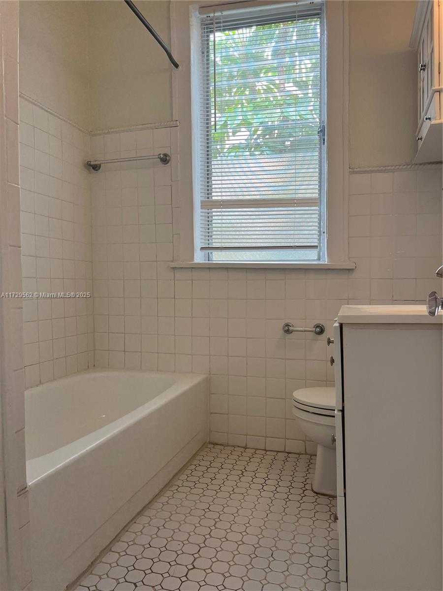 Small Image of 1361 MERIDIAN AVE #2, Miami Beach Number 19