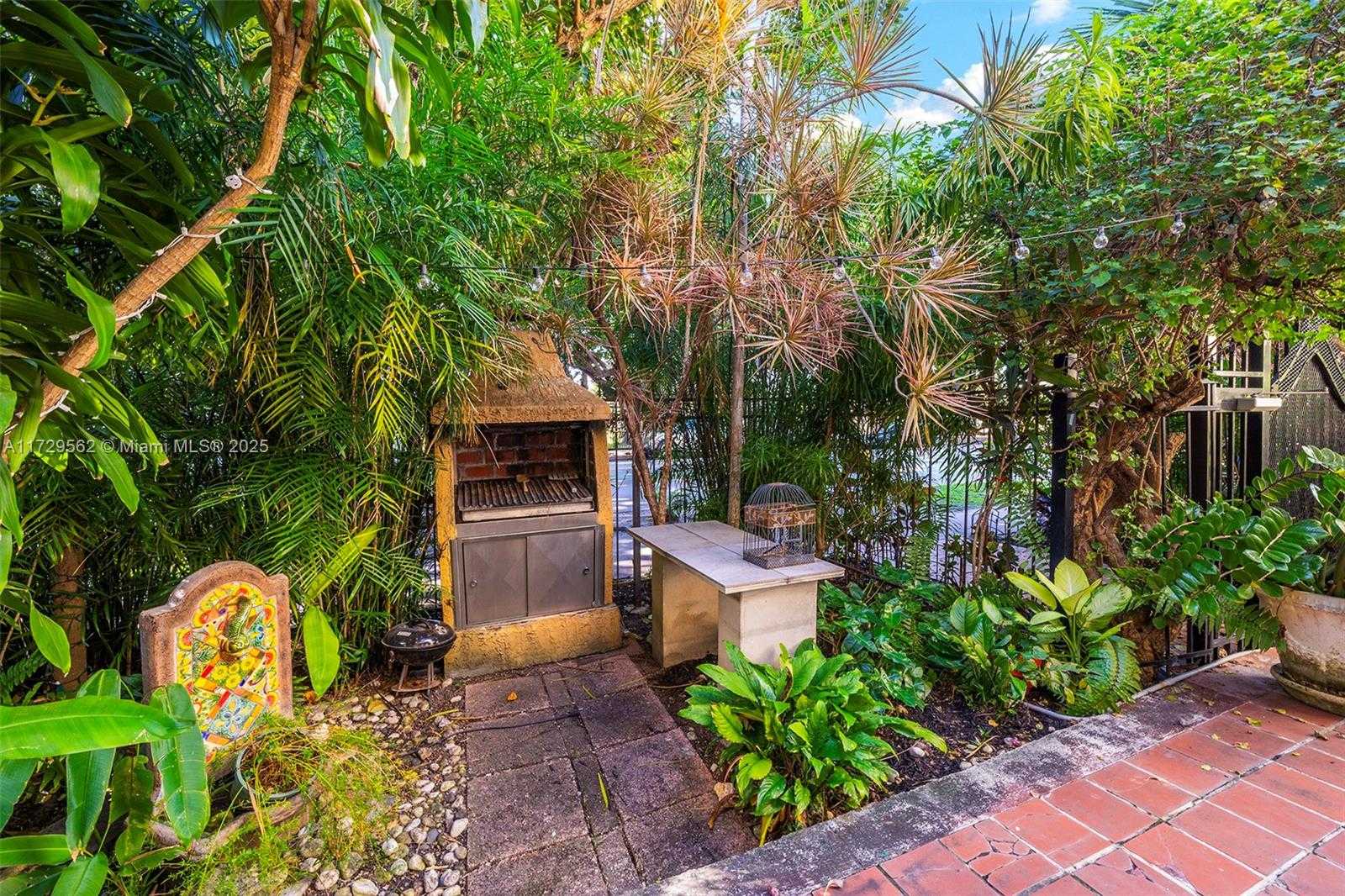 Small Image of 1361 MERIDIAN AVE #2, Miami Beach Number 8