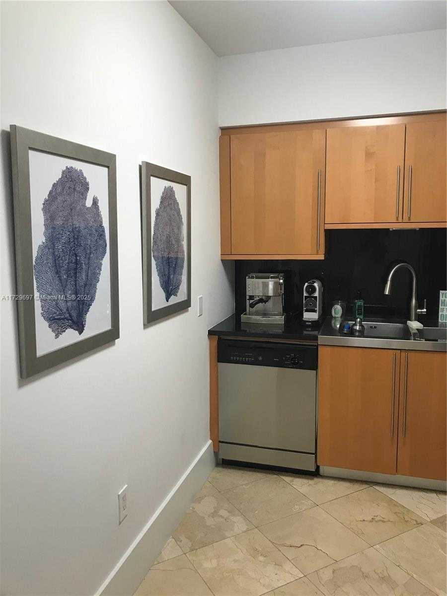Small Image of 6365 COLLINS AVE #2305, Miami Beach Number 12