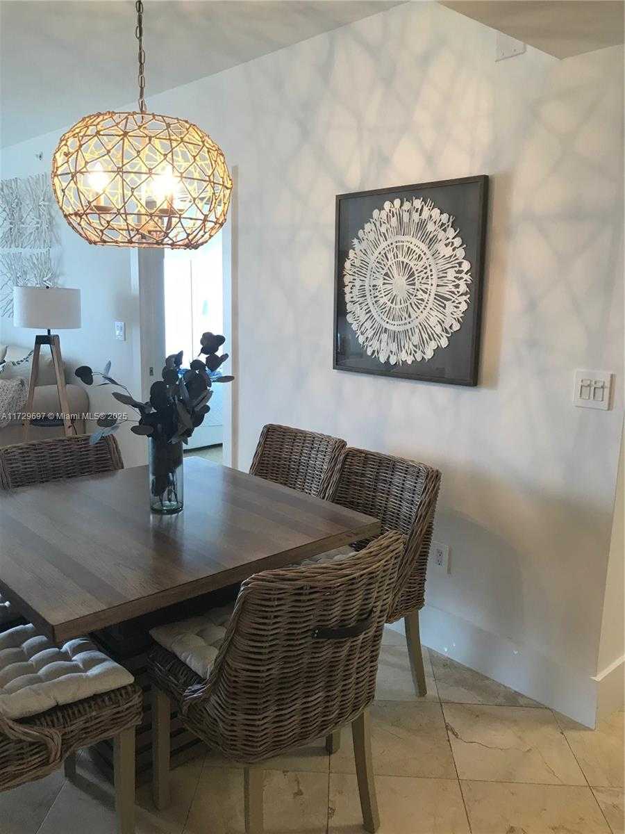 Small Image of 6365 COLLINS AVE #2305, Miami Beach Number 8