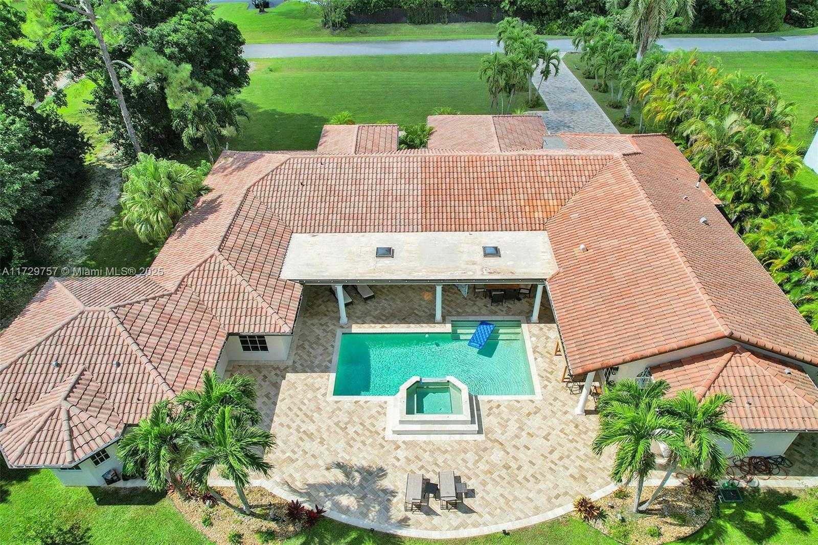 Small Image of 22180 WOODSET LN, Boca Raton Number 3
