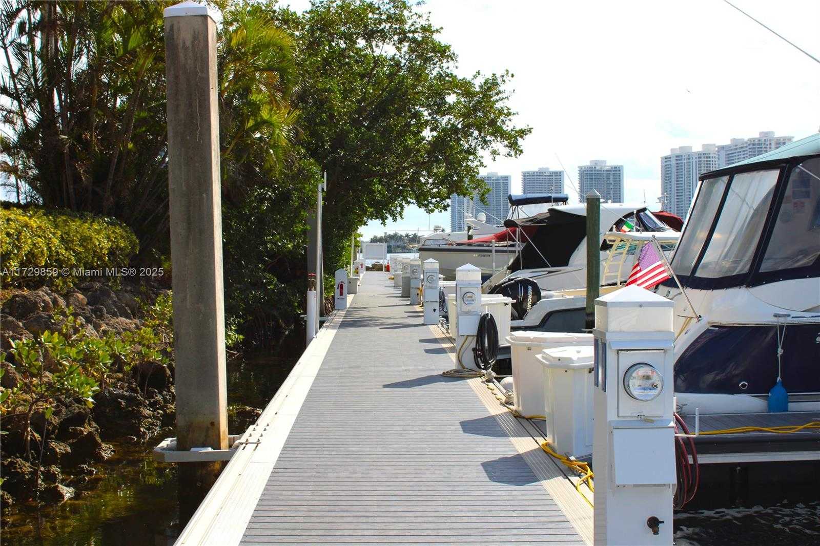 Small Image of 3575 MYSTIC POINTE DR #25, Aventura Number 13
