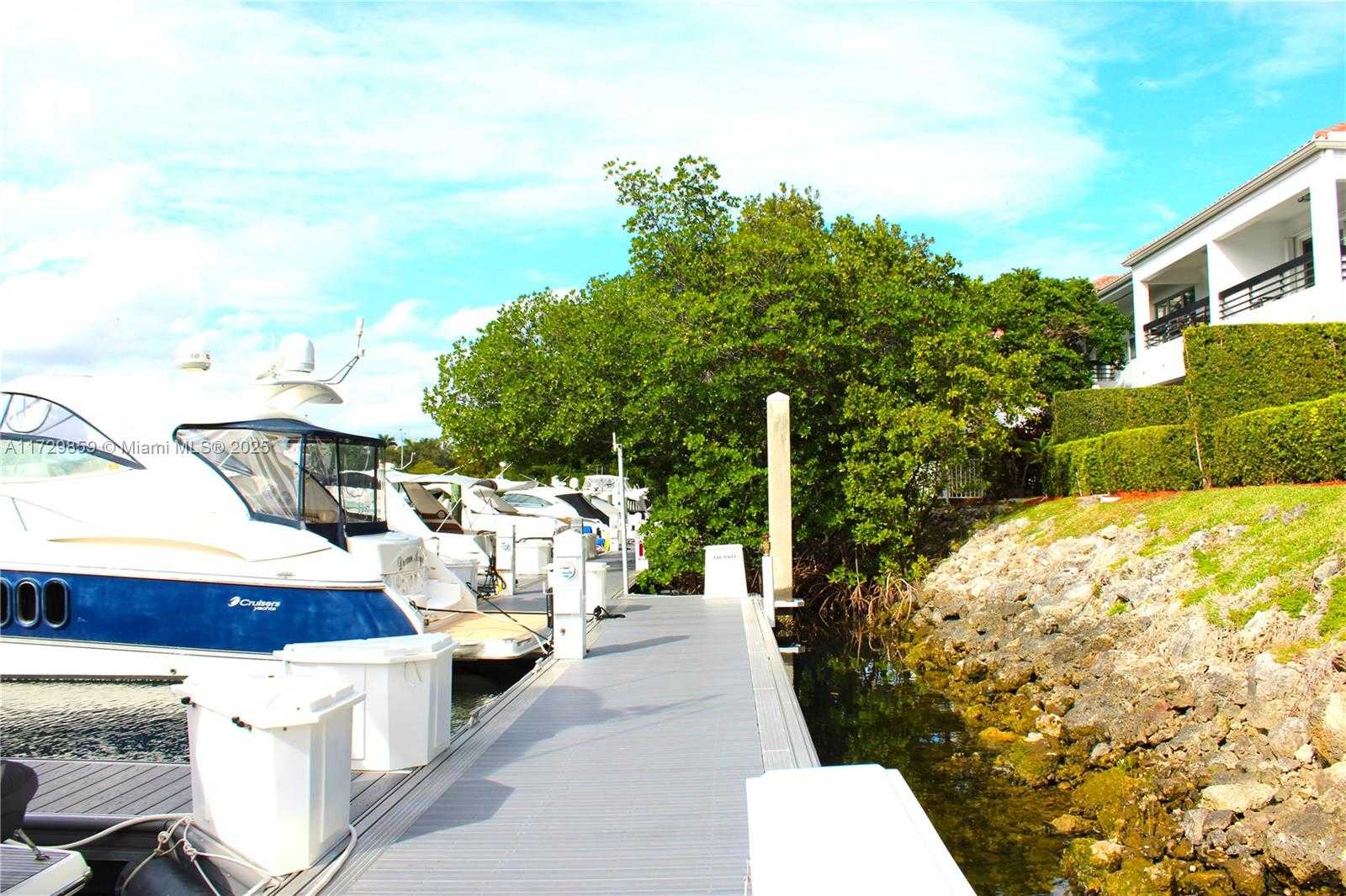 Small Image of 3575 MYSTIC POINTE DR #25, Aventura Number 16