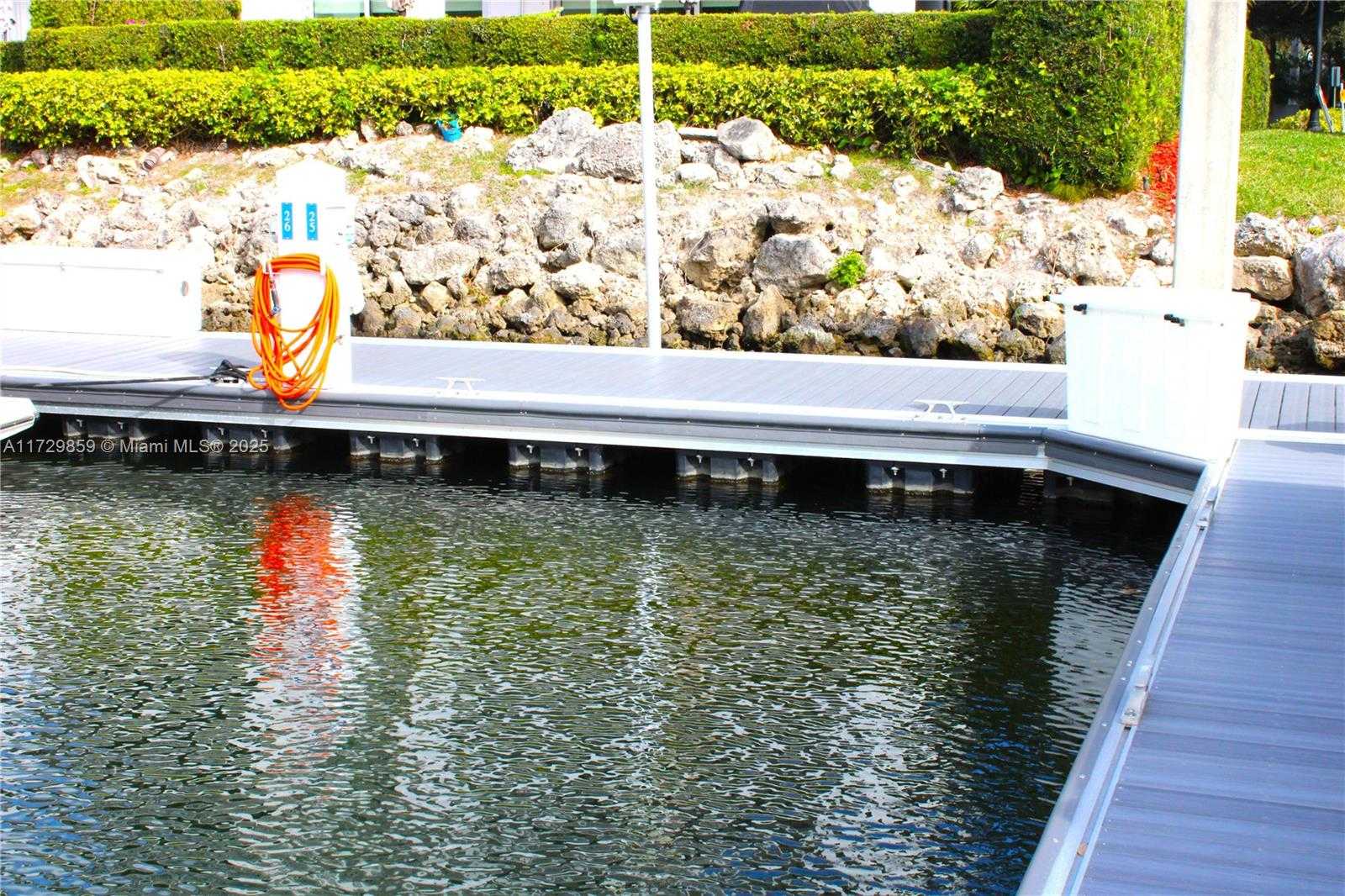 Small Image of 3575 MYSTIC POINTE DR #25, Aventura Number 2