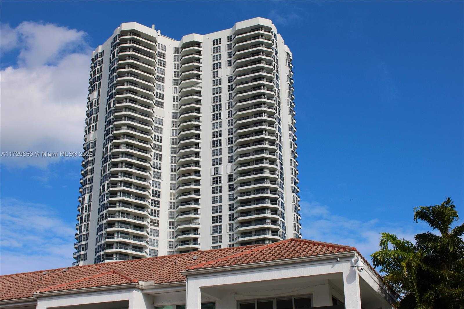 Small Image of 3575 MYSTIC POINTE DR #25, Aventura Number 24