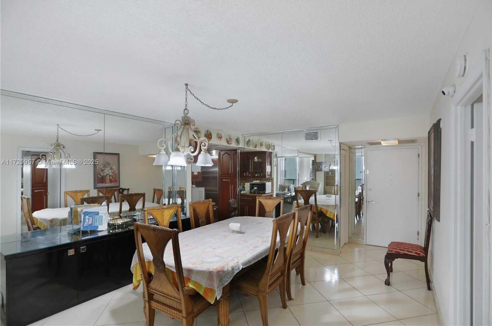 Small Image of 6039 COLLINS AVE #607, Miami Beach Number 3