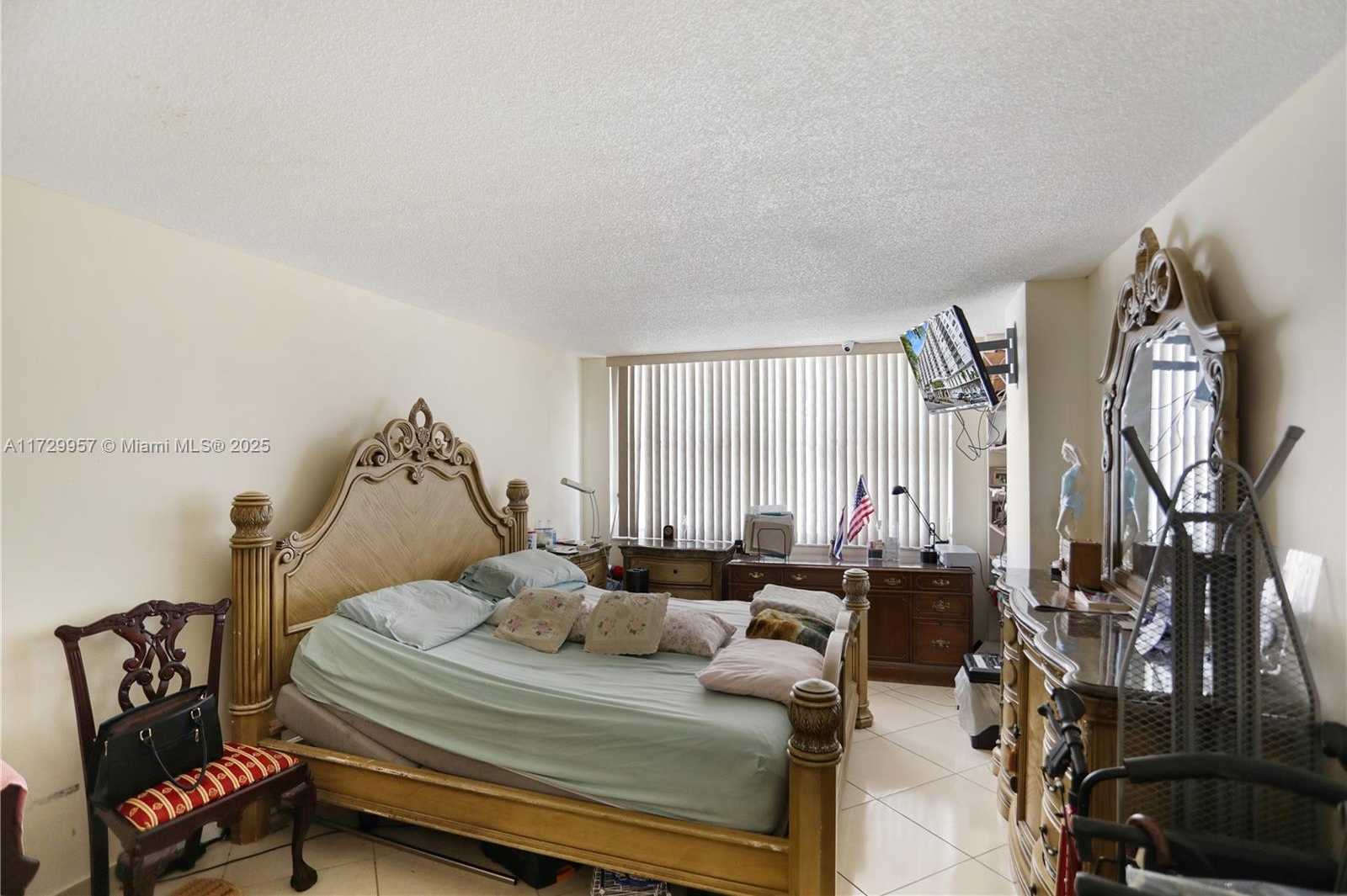 Small Image of 6039 COLLINS AVE #607, Miami Beach Number 5