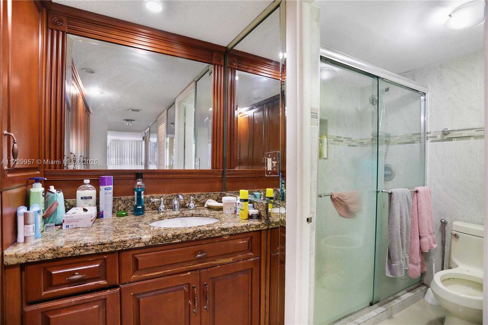 Small Image of 6039 COLLINS AVE #607, Miami Beach Number 7
