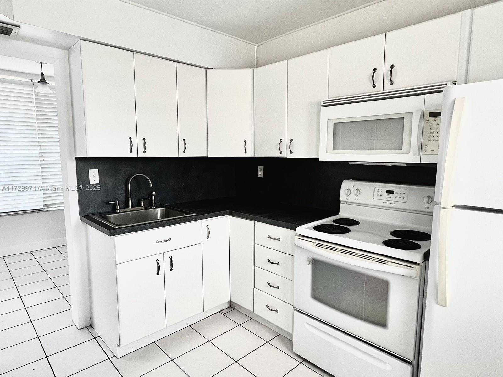 Small Image of 2980 POINT EAST DR #D302, Aventura Number 13