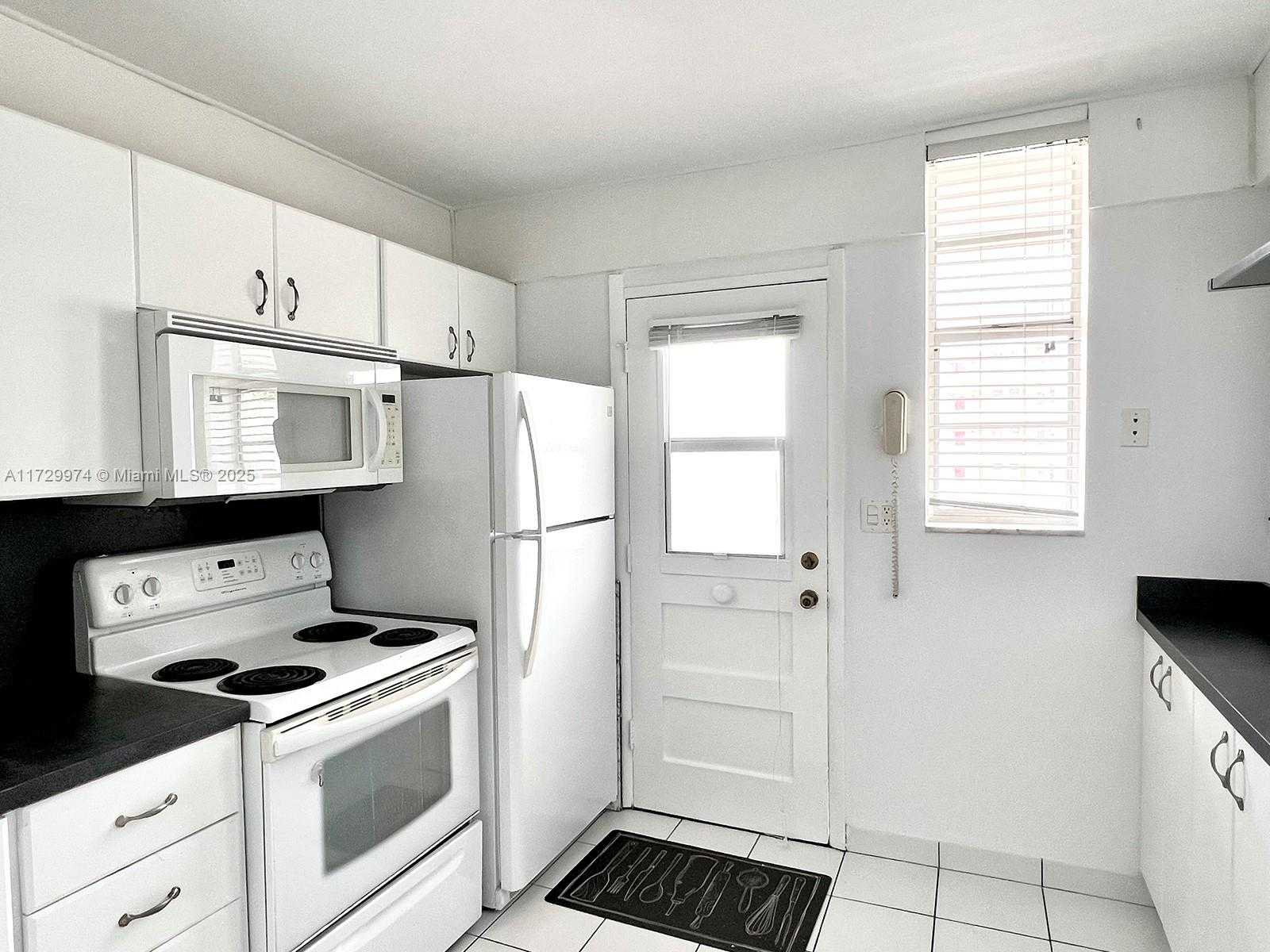 Small Image of 2980 POINT EAST DR #D302, Aventura Number 14