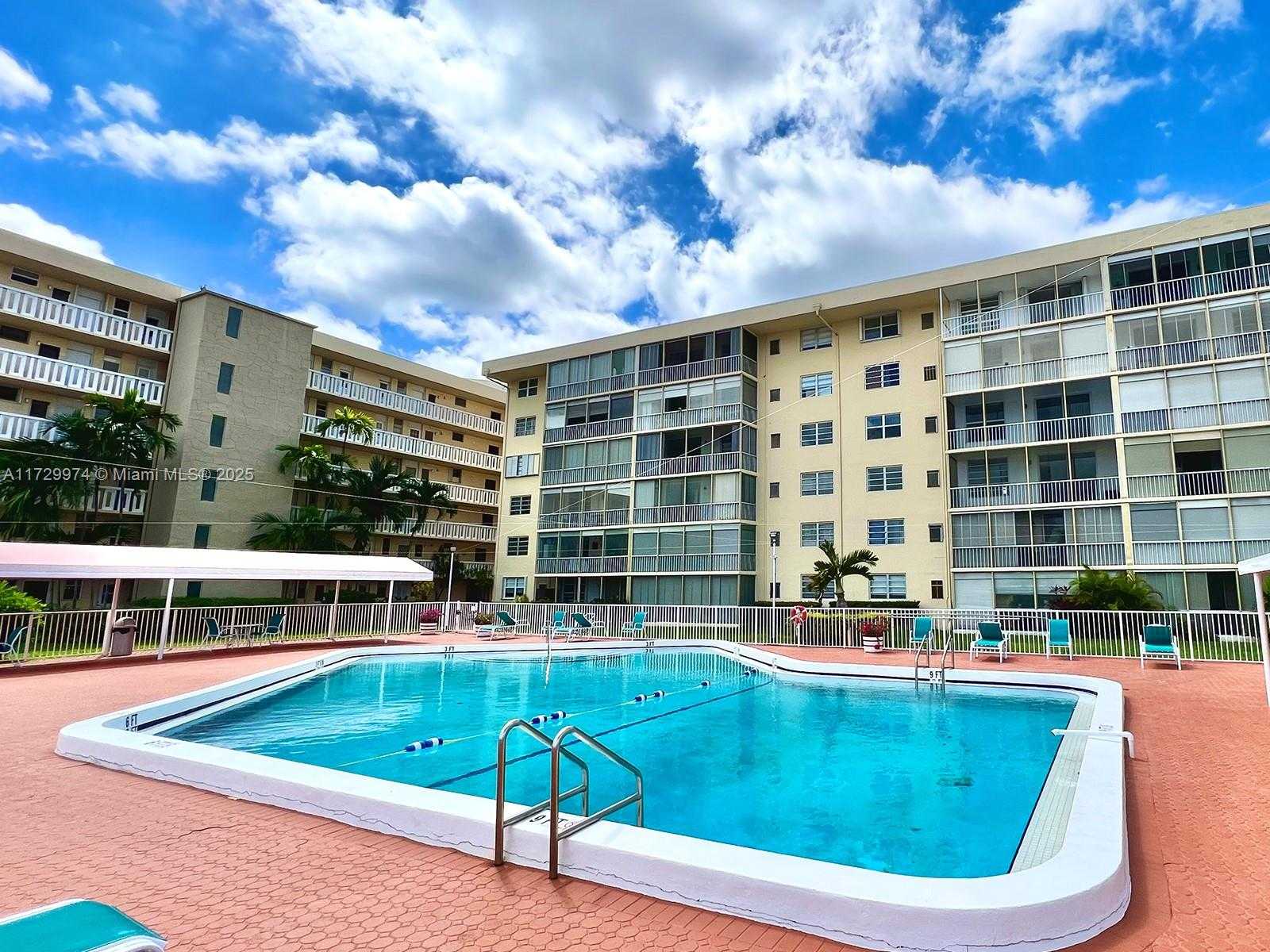 Small Image of 2980 POINT EAST DR #D302, Aventura Number 26