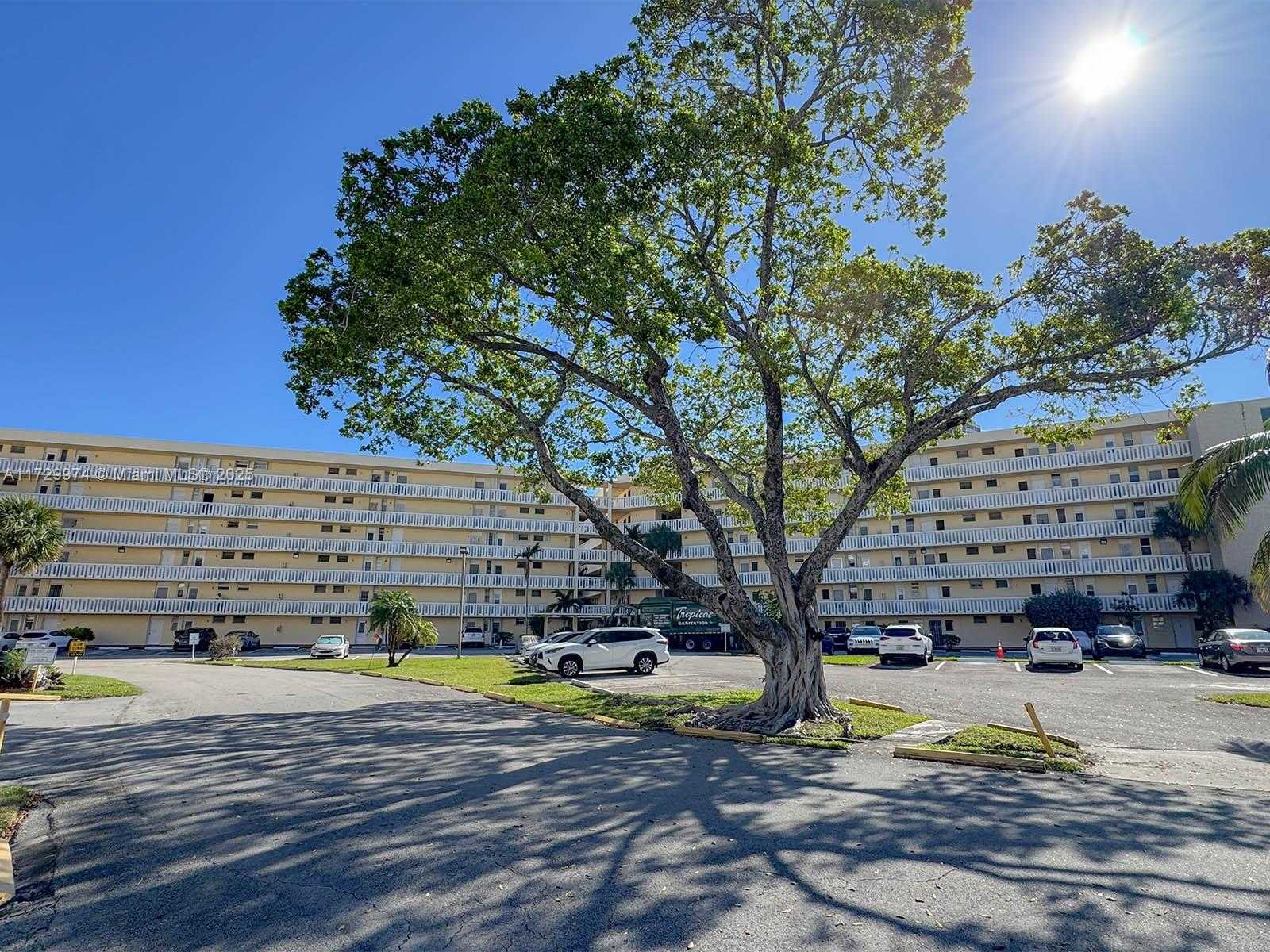 Small Image of 2980 POINT EAST DR #D302, Aventura Number 34