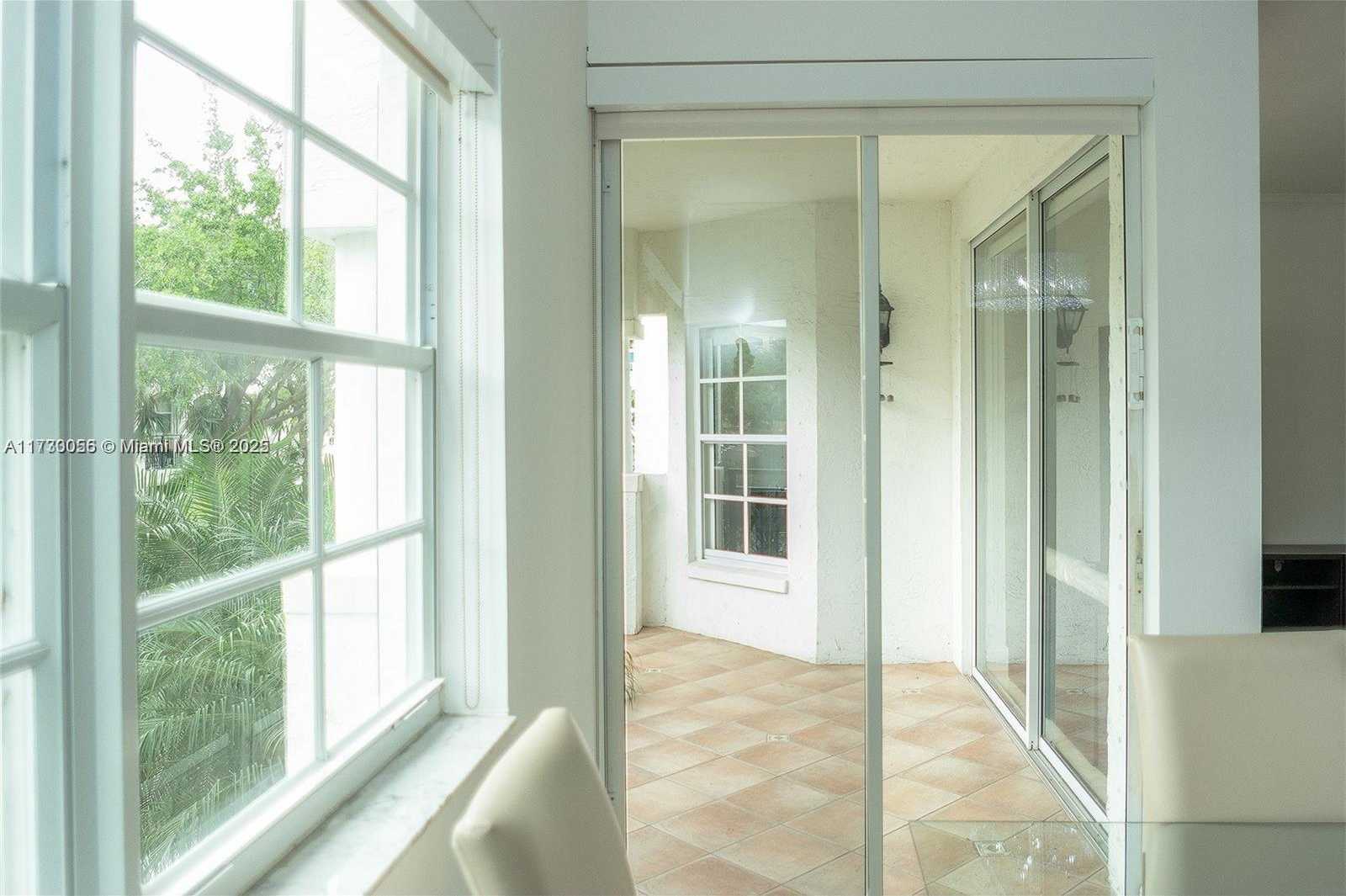 Small Image of 3215 NE 184th St, Aventura, FL 33160, USA Number 11
