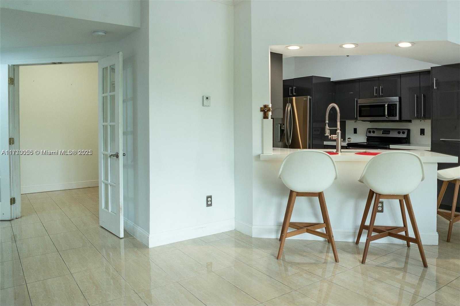 Small Image of 3215 NE 184th St, Aventura, FL 33160, USA Number 15