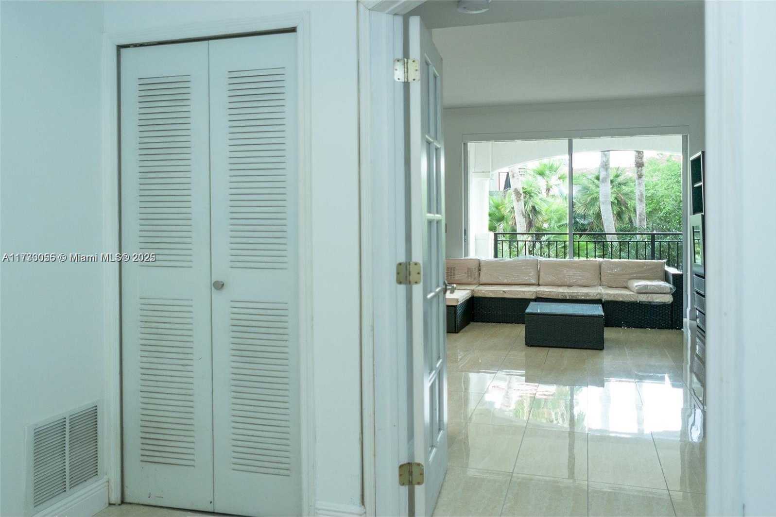 Small Image of 3215 NE 184th St, Aventura, FL 33160, USA Number 16