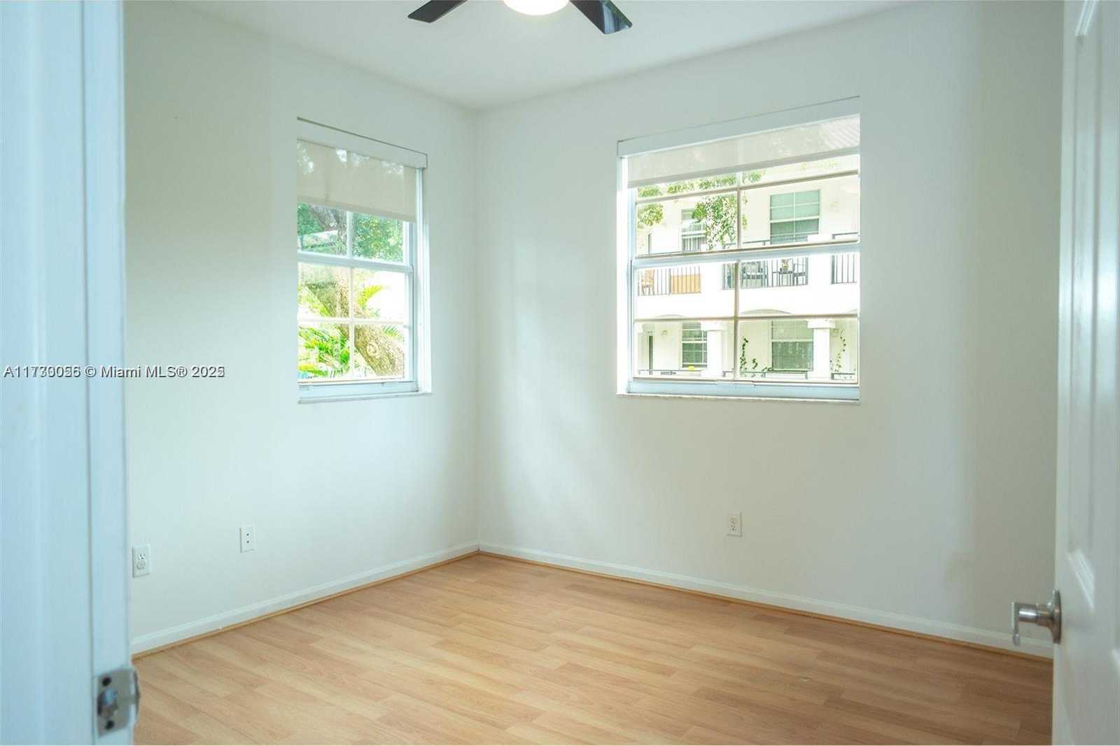 Small Image of 3215 NE 184th St, Aventura, FL 33160, USA Number 25