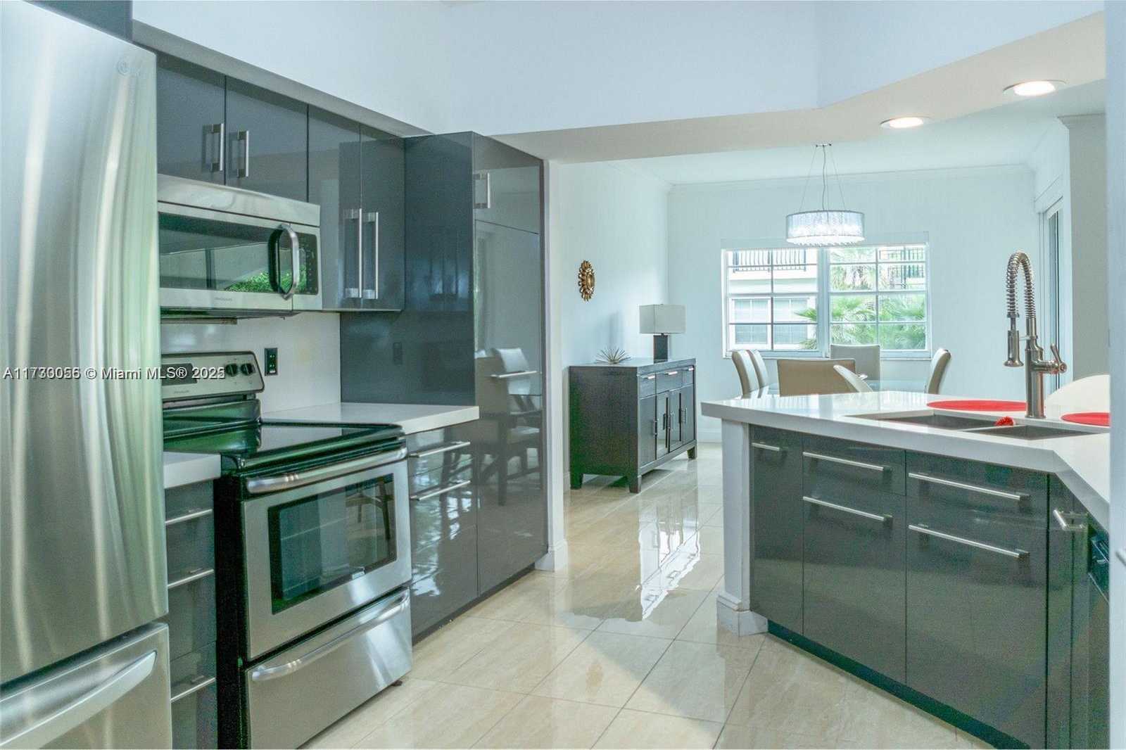 Small Image of 3215 NE 184th St, Aventura, FL 33160, USA Number 8