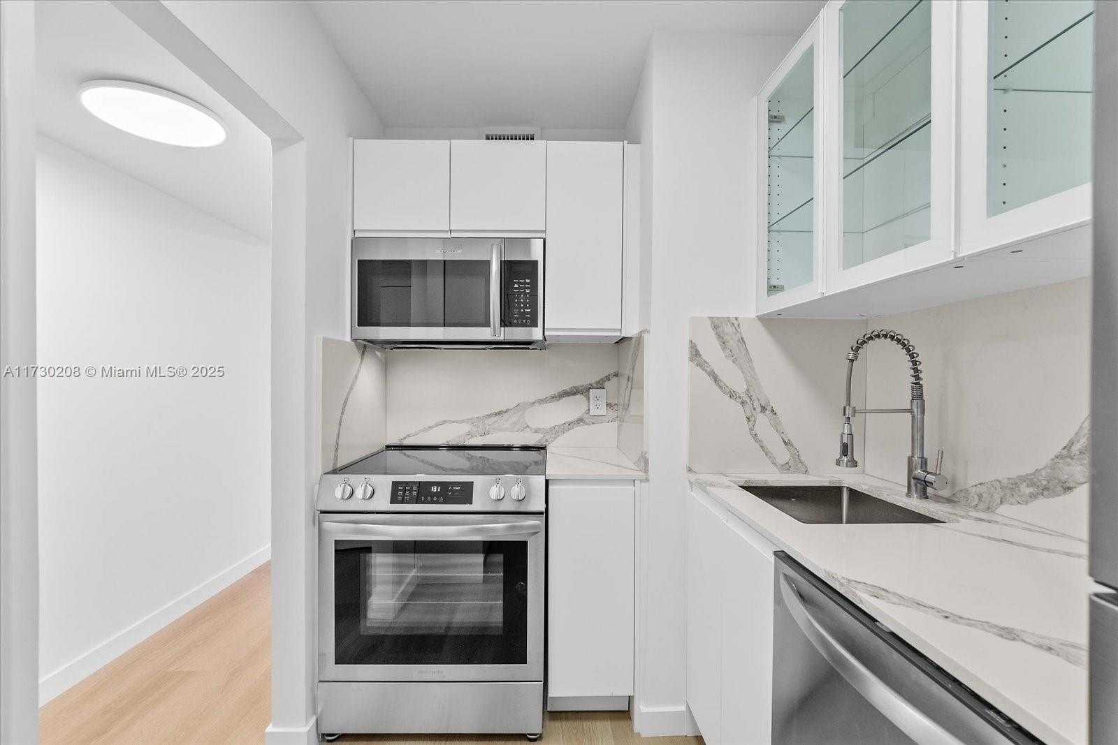 Small Image of 2899 COLLINS AVE #531, Miami Beach Number 10