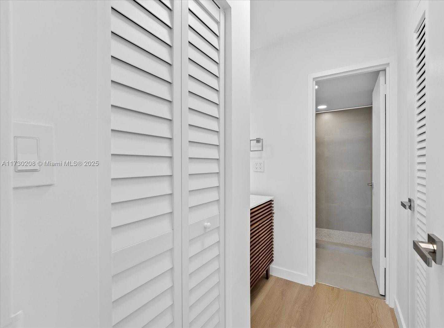 Small Image of 2899 COLLINS AVE #531, Miami Beach Number 14