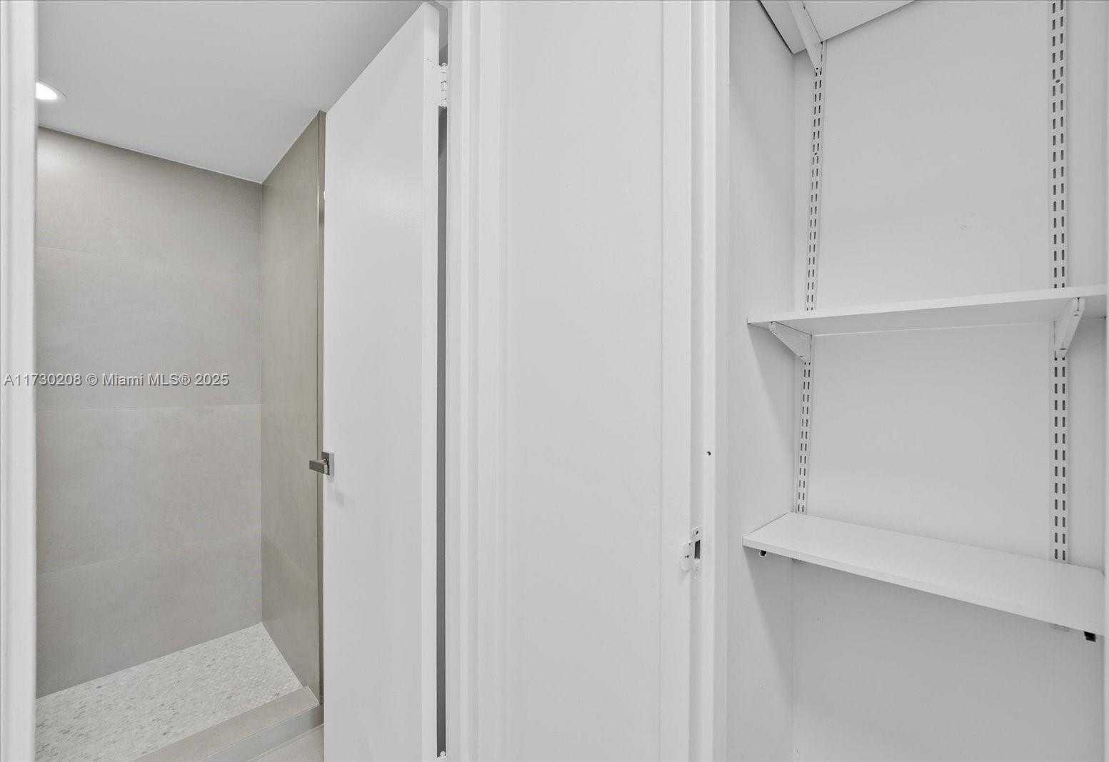 Small Image of 2899 COLLINS AVE #531, Miami Beach Number 17